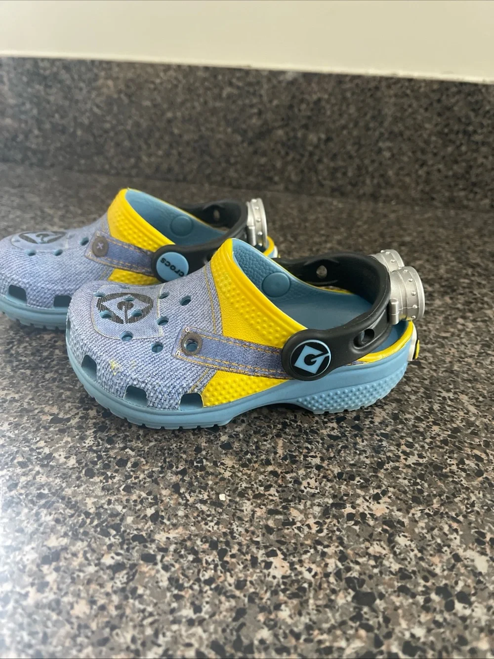 Crocs Despicable Me Minion Toddler Size 6C